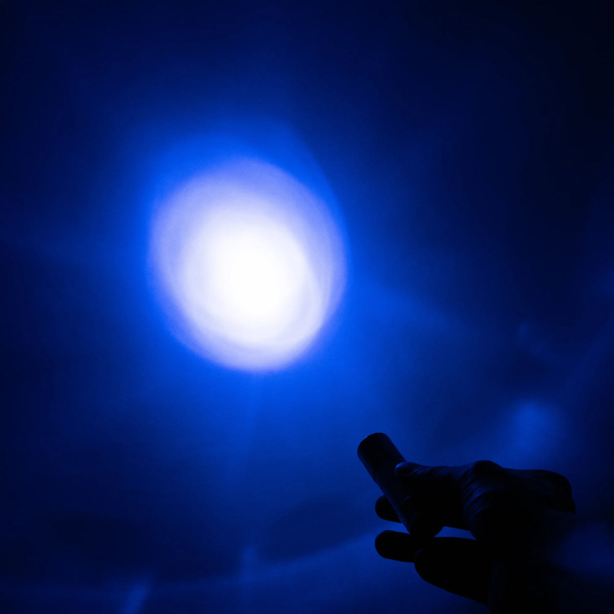 9-LED UV Flashlight – Compact 395nm Blacklight for Glow-In-The-Dark Art