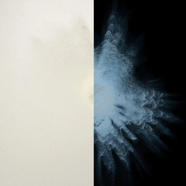 a glow in the dark white to white pigment powder, with phosphorescent luminous effect, made from strontium aluminate.